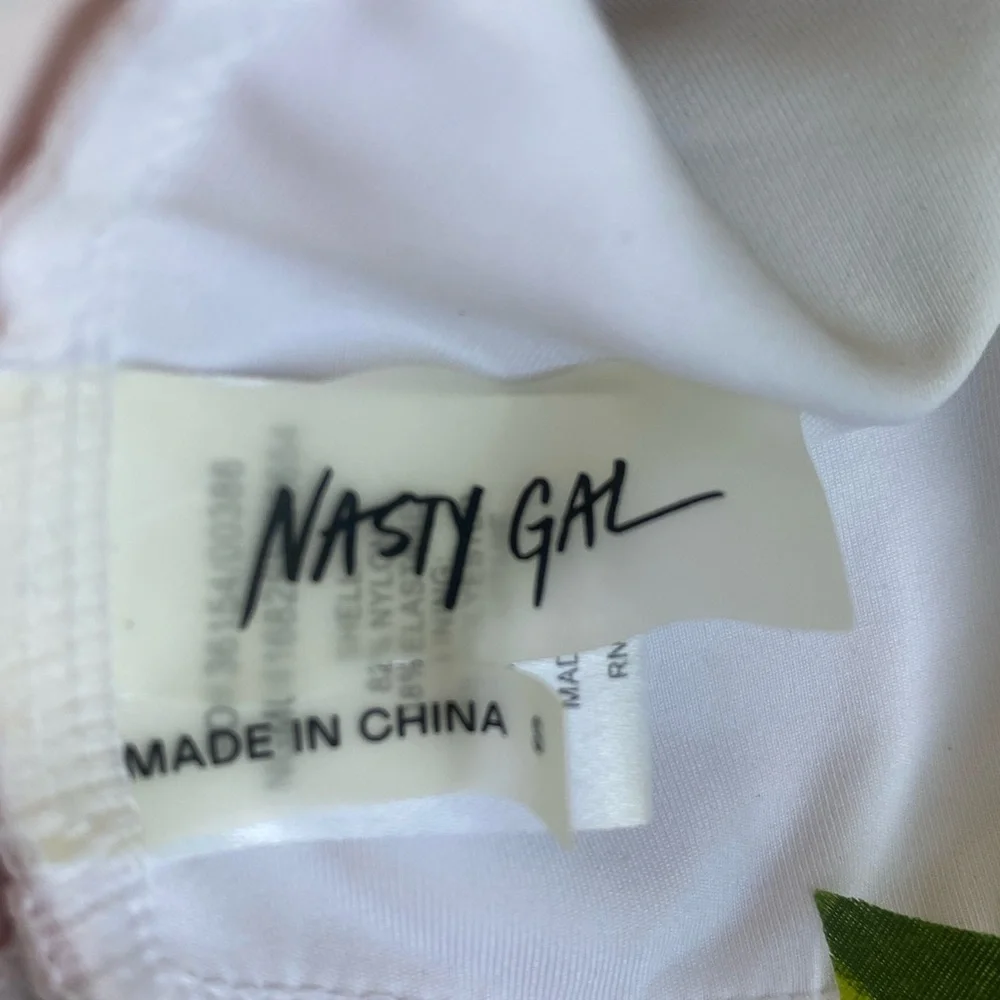 Nasty Gal Swimsuit NEW Top SMALL Cutout Bathing suit Pink Underwire Bikini beige